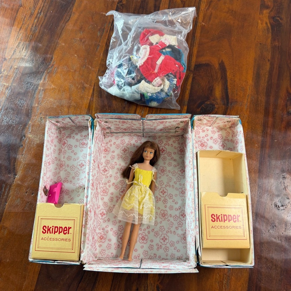 Vintage 1964 Mattel Skipper Barbie Little Sister Case Doll and Clothes Lot Teal